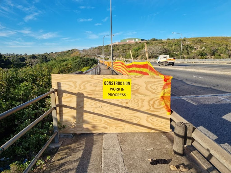 Refurbishments to the William Moffett Expressway bridge have been completed and its new look will be unveiled on Tuesday