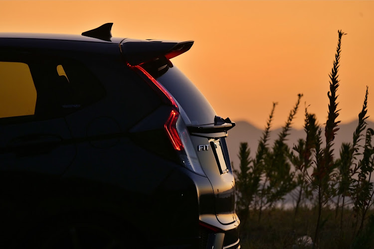 フィットの夕焼けと愛車・越後七浦シーサイド・無限MUGEN・RAYS Gram Lights・坦々麺🍜に関するカスタム事例の投稿画像4枚目