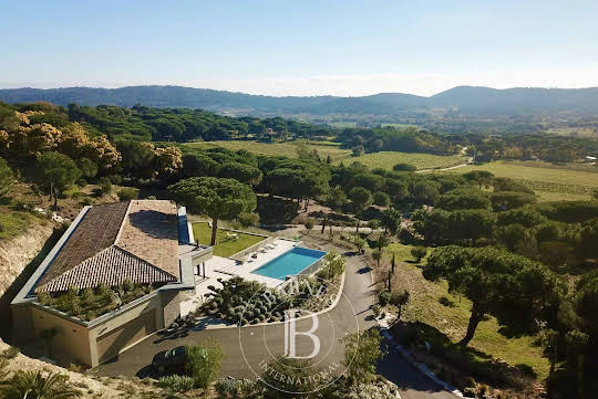 Villa with pool and terrace