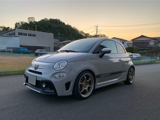 アバルト 595のみんなでつくろうホイール図鑑・夏休みの宿題 アバルト 595のみんなでつくろうホイール図鑑・夏休みの宿題