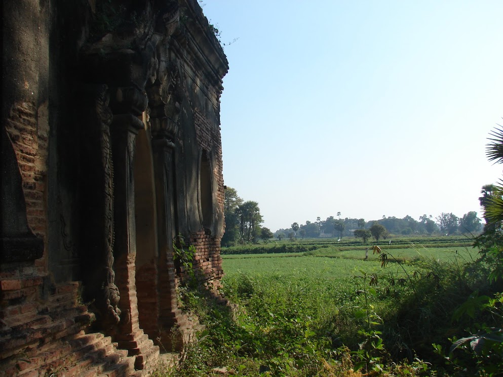 yadana sinme pagoda - inwa - ava