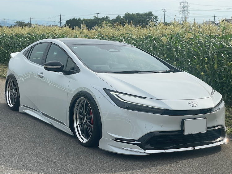 プリウスの仲の良い繋がりは大切にしたい😃・Grand Blaze Racing・GB'R・7月28日みんプリ60全国オフでお会いしましょう！・エアサス公認に関するカスタム事例の投稿画像1枚目