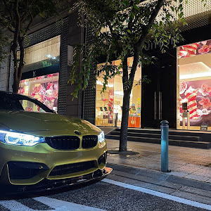 M4 クーペ F82