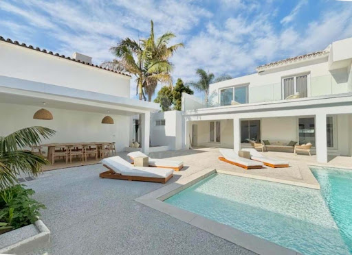 Maison avec piscine en bord de mer 4