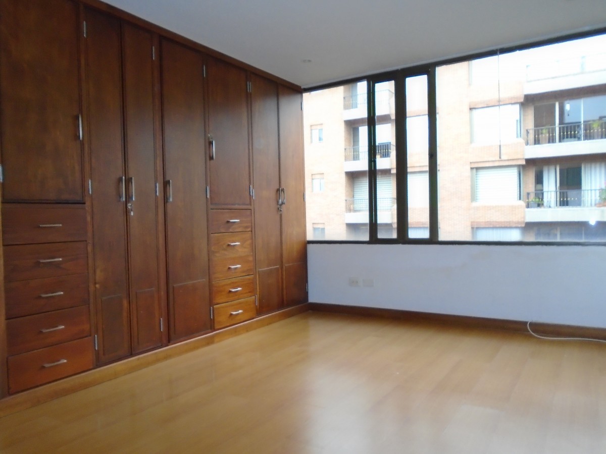 Apartamento En Venta - La Carolina, Bogota