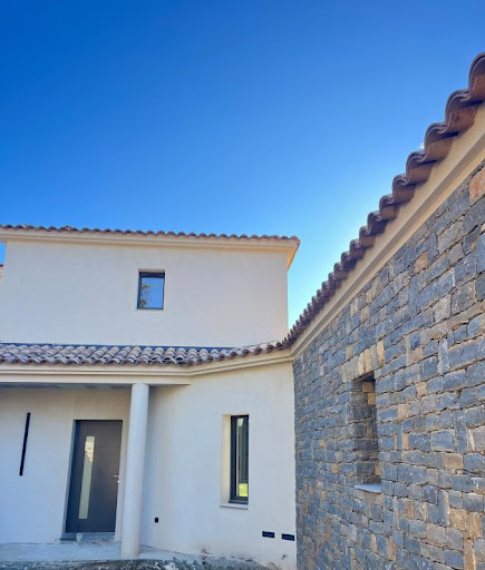 House with pool and terrace 2