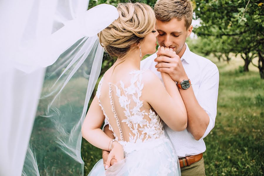 Fotografo di matrimoni Yuliya Yaroshenko (juliayaroshenko). Foto del 16 agosto 2017