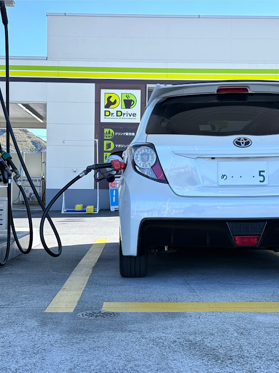 ヴィッツの貴方の街のガソリン価格は？・スタンド映え・映えてんの？に関するカスタム事例の投稿画像1枚目