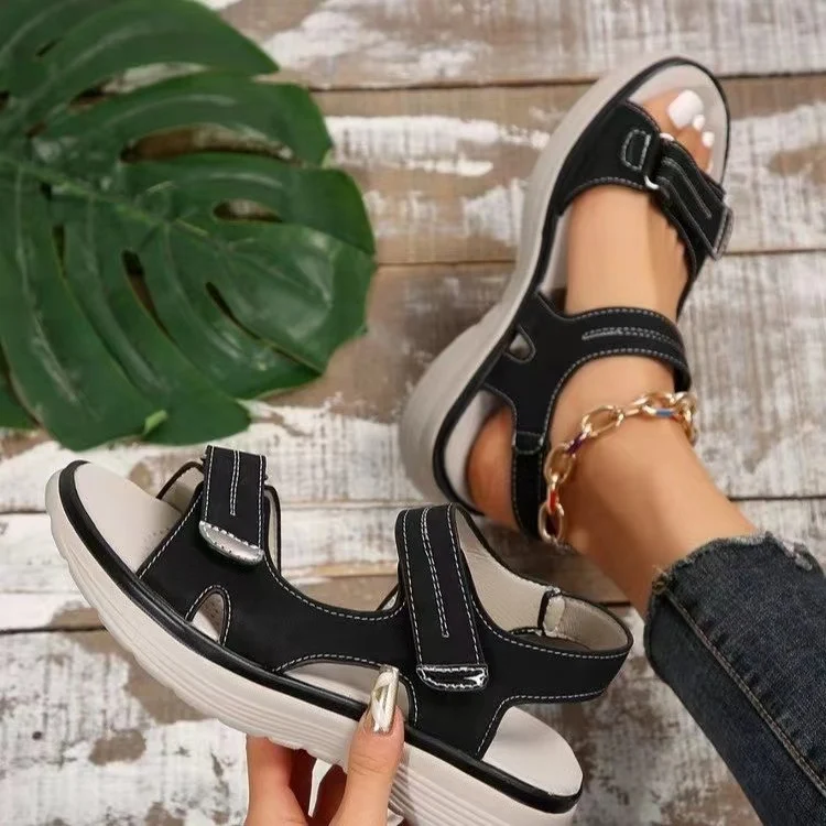 Sandales compensées sport légères à scratch pour femmes grandes tailles, confort et style assurés.