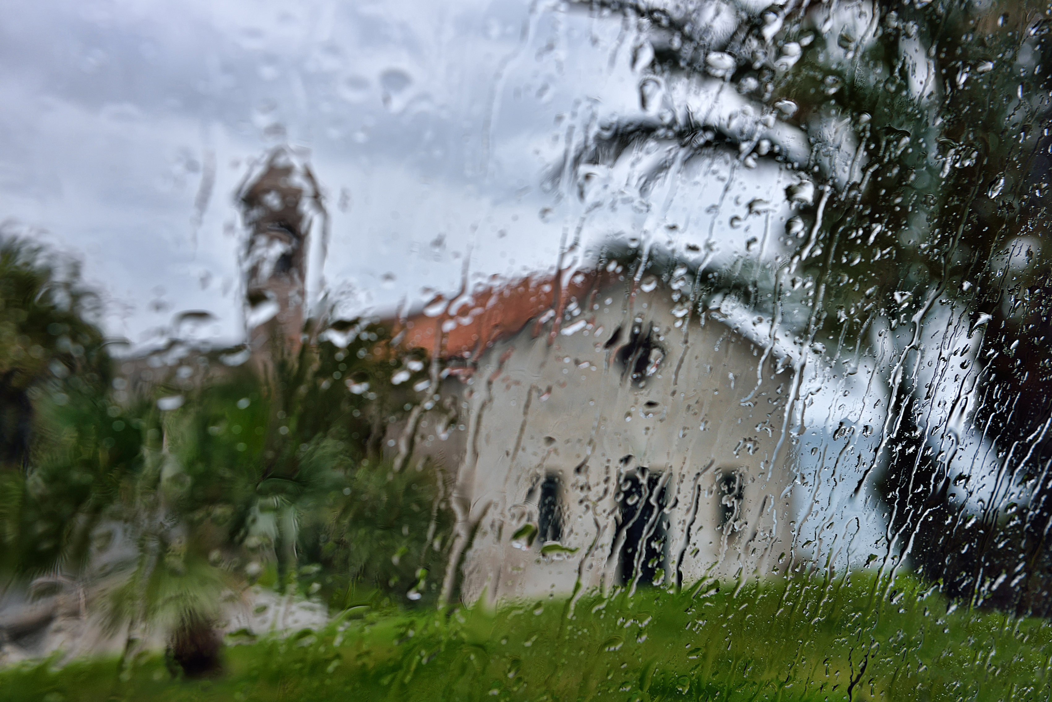 Quando fuori piove ... di Giancarlo Lava