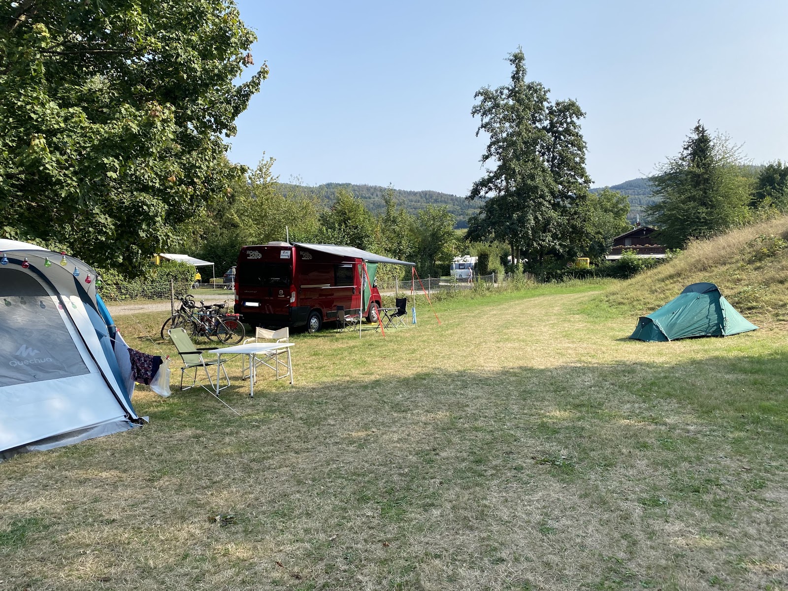 Prairie pour tentes (réservable uniquement en été)