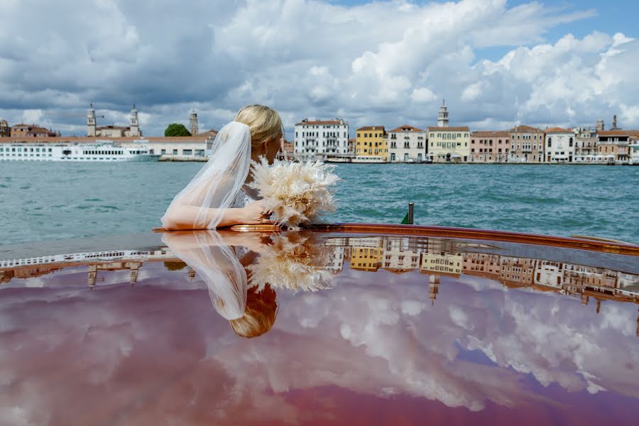 Jurufoto perkahwinan Kseniya Sheshenina (italianca). Foto pada 11 Oktober 2023