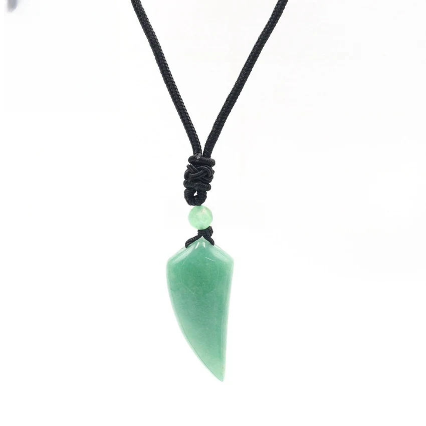 Title 4, Collier pendentif cristal dent de loup personna...