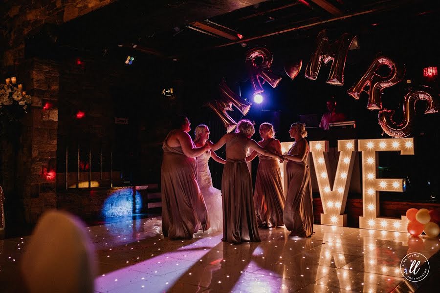 Bröllopsfotograf Tash Louise Jones (loveluella). Foto av 1 juli 2019