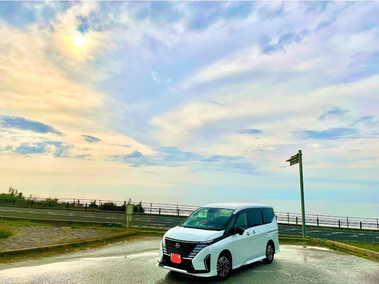 セレナの海と愛車・#ニッサン・#セレナに関するカスタム事例の投稿画像1枚目