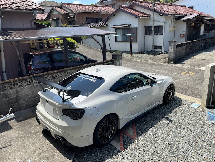86の帰省中・実家にて洗車・小傷が増えてる・珍しいアングル・PROJECT.Rに関するカスタム事例の投稿画像2枚目