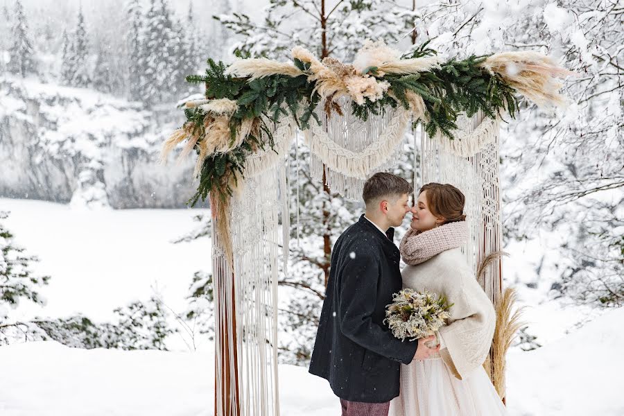 Fotógrafo de casamento Anya Agafonova (anya89). Foto de 15 de dezembro 2022