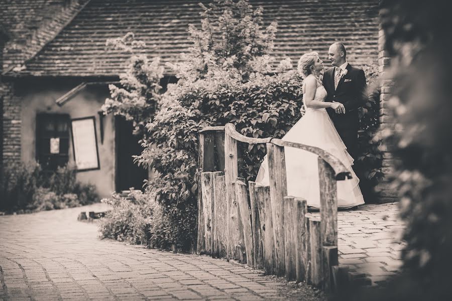 Fotógrafo de bodas Végh Gábor (domlartfoto). Foto del 10 de septiembre 2019