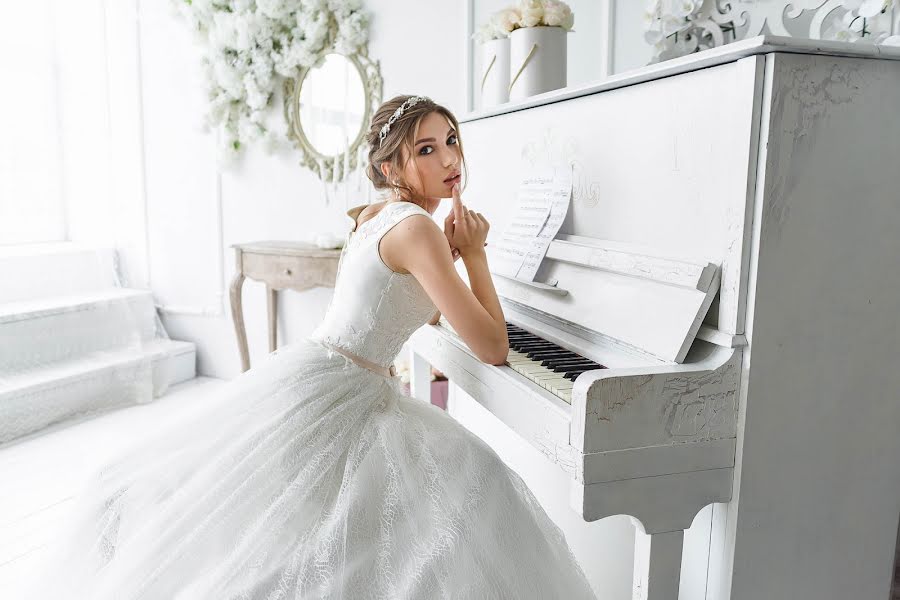 Fotografo di matrimoni Lyudmila Kolesnikova (kmila). Foto del 16 febbraio 2021