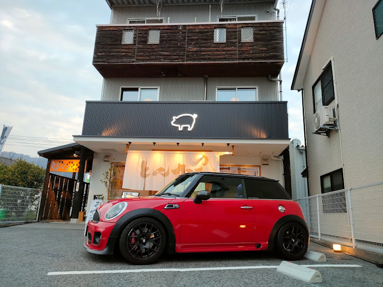 ミニ ハッチバックのJCW・今年1年ありがとうございました・良いお年をお迎えください・来年もよろしくお願いしますに関するカスタム事例の投稿画像3枚目