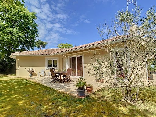 Villa en bord de mer avec jardin 1