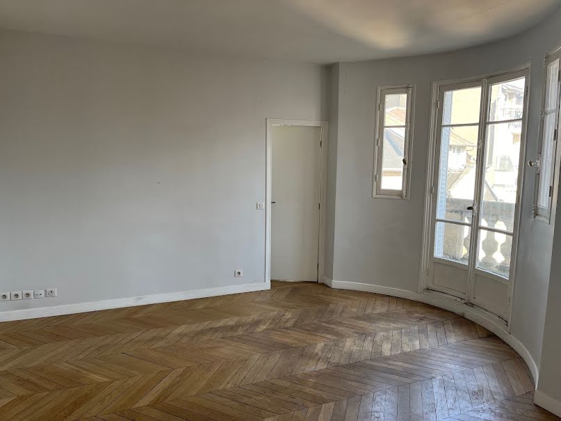 Appartement a louer paris-16e-arrondissement - 4 pièce(s) - 104 m2 - Surfyn