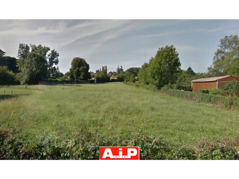 Vente terrain  768 m² à Saint-Pierre-du-Chemin (85120), 20 000 €