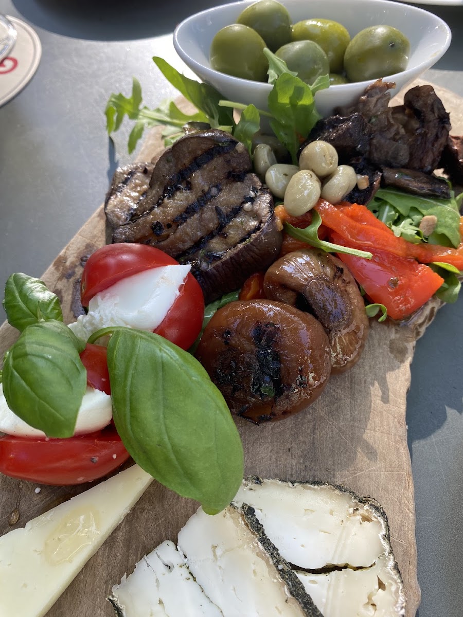 The vegetarian antipasto platter 27.5.23