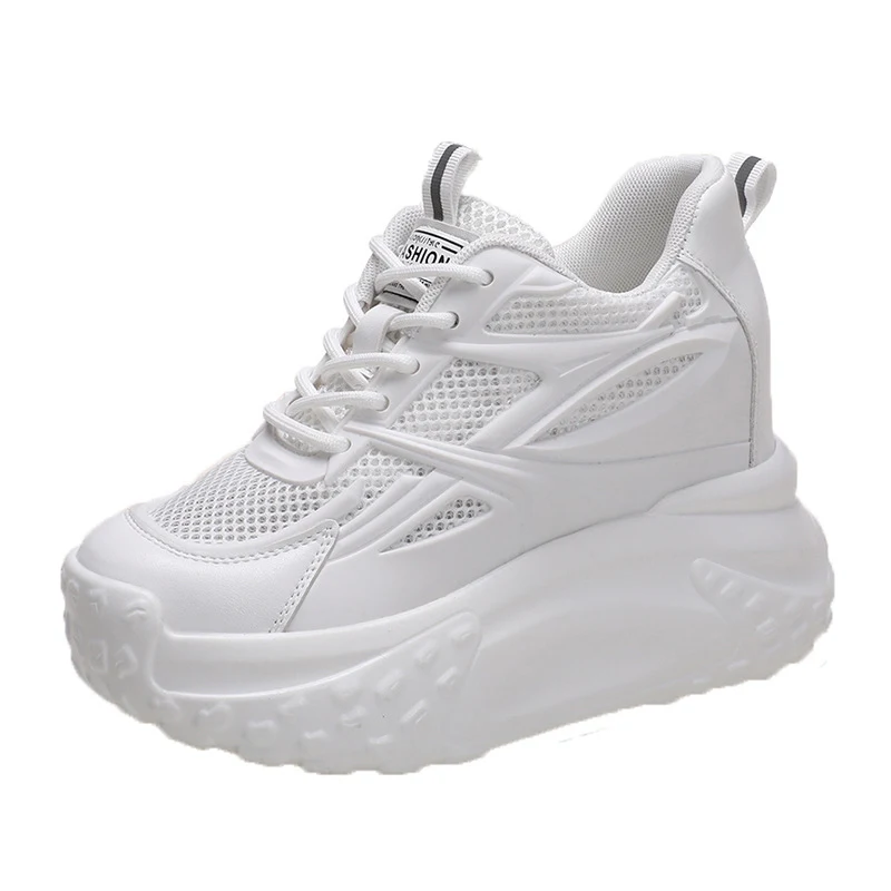 Nouvelles sneakers chunky d'été pour femmes, chaussures décontractées à plateforme. Confort et style assurés avec ces chaussures tendance et originales.