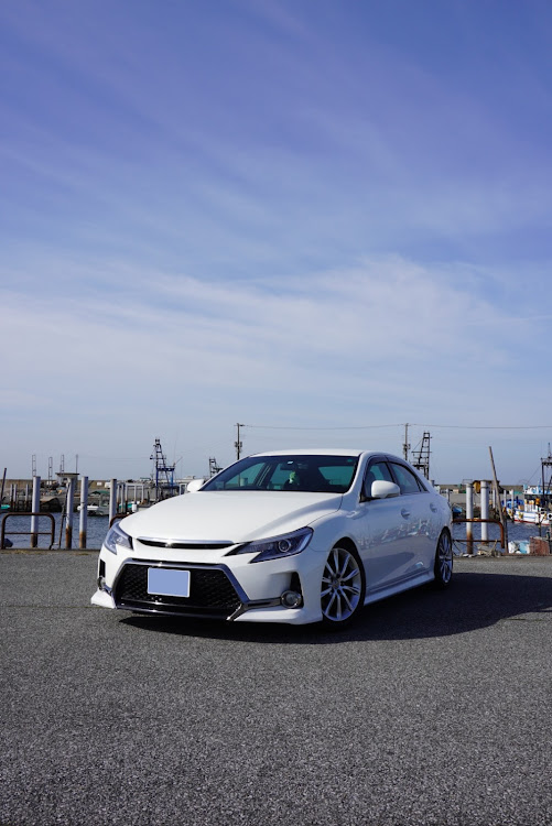マークXのマークX 130系・マークX乗りと繋がりたい・燃費悪いところ以外最高の車・車検なんて無くなればいいのに😟・花粉まみれに関するカスタム事例の投稿画像1枚目
