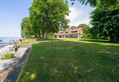 House with pool 1