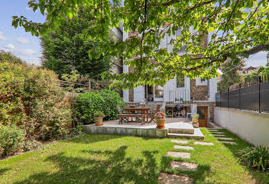 Maison avec jardin et terrasse 2