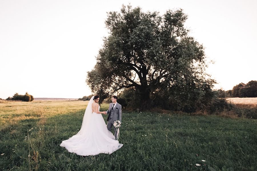 Bryllupsfotograf Darya Nelyubova (nelyubova). Bilde av 30 juli 2019