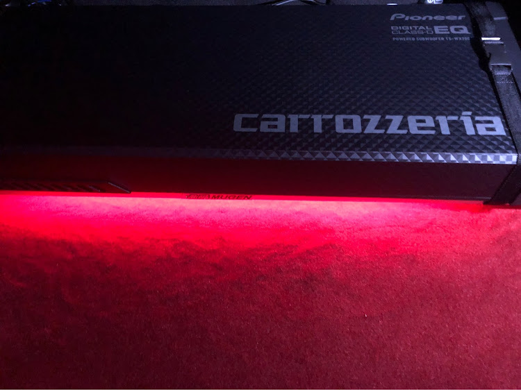 シビックタイプRのDIY・サブウーファー取付・LEDテープに関するカスタム事例の投稿画像1枚目