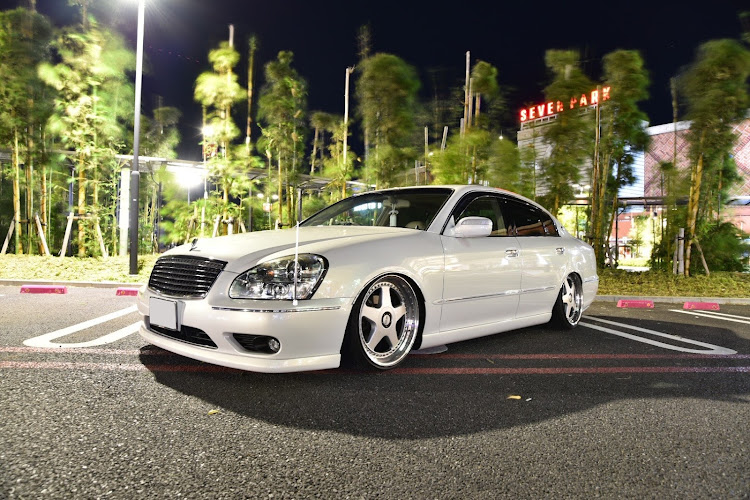 シーマのsinple style・VIPCAR・INSPIRATION・イオン会・oz futuraに関するカスタム事例の投稿画像1枚目