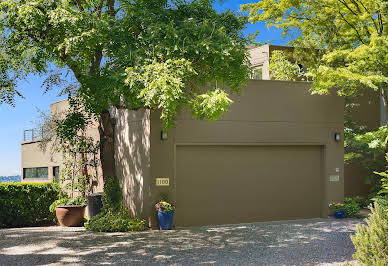 Maison avec jardin et terrasse 1