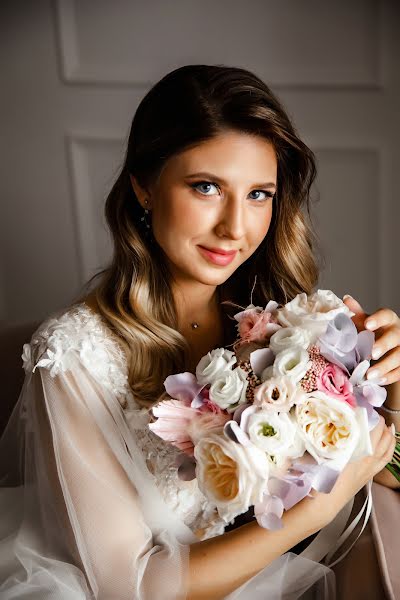 Wedding photographer Veronika Aleksandrova (aleksandrova74). Photo of 8 January 2022