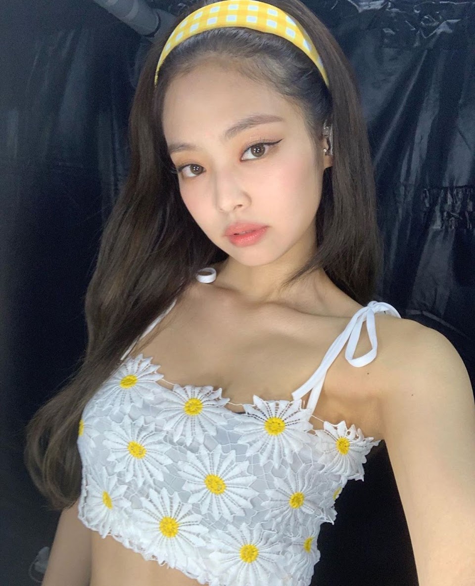 8 Times BLACKPINK's Jennie &amp; Red Velvet's Joy Were Outfit Twins - Koreaboo