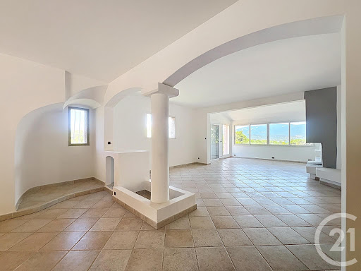 Seaside house with pool and garden 5