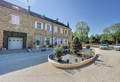 Maison avec piscine et terrasse 11