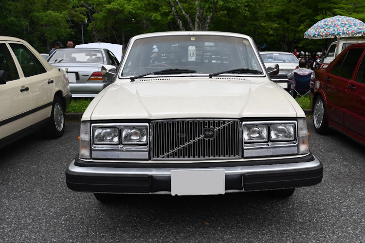 190シリーズの奥多摩ダイサン・Golf2・W124・VOLVO240・Swift sportsに関するカスタム事例の投稿画像3枚目