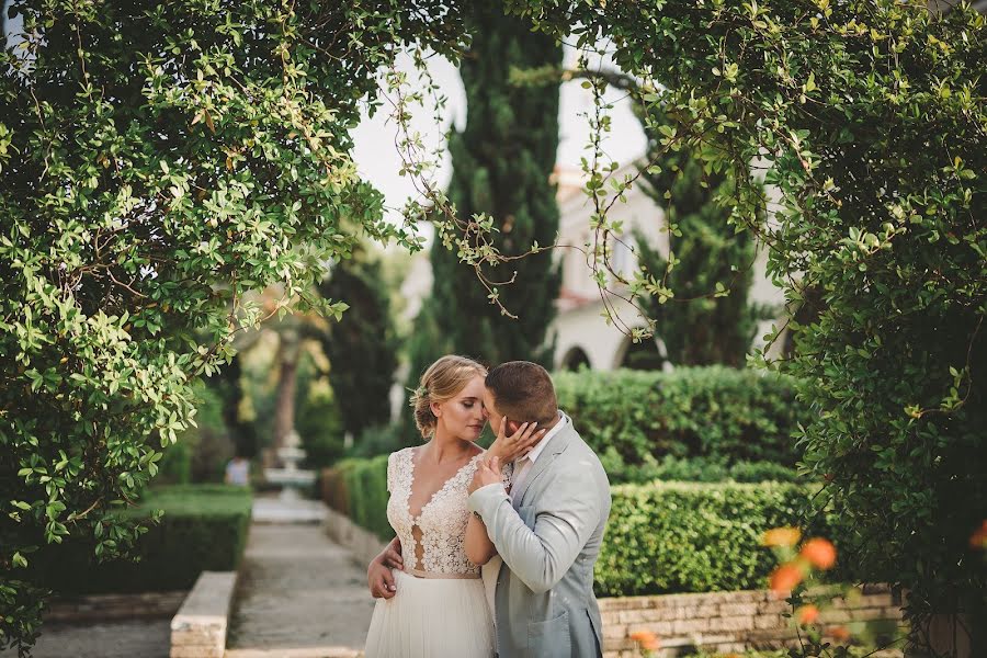 Fotografo di matrimoni Alena Leon (alenaleon). Foto del 27 agosto 2019