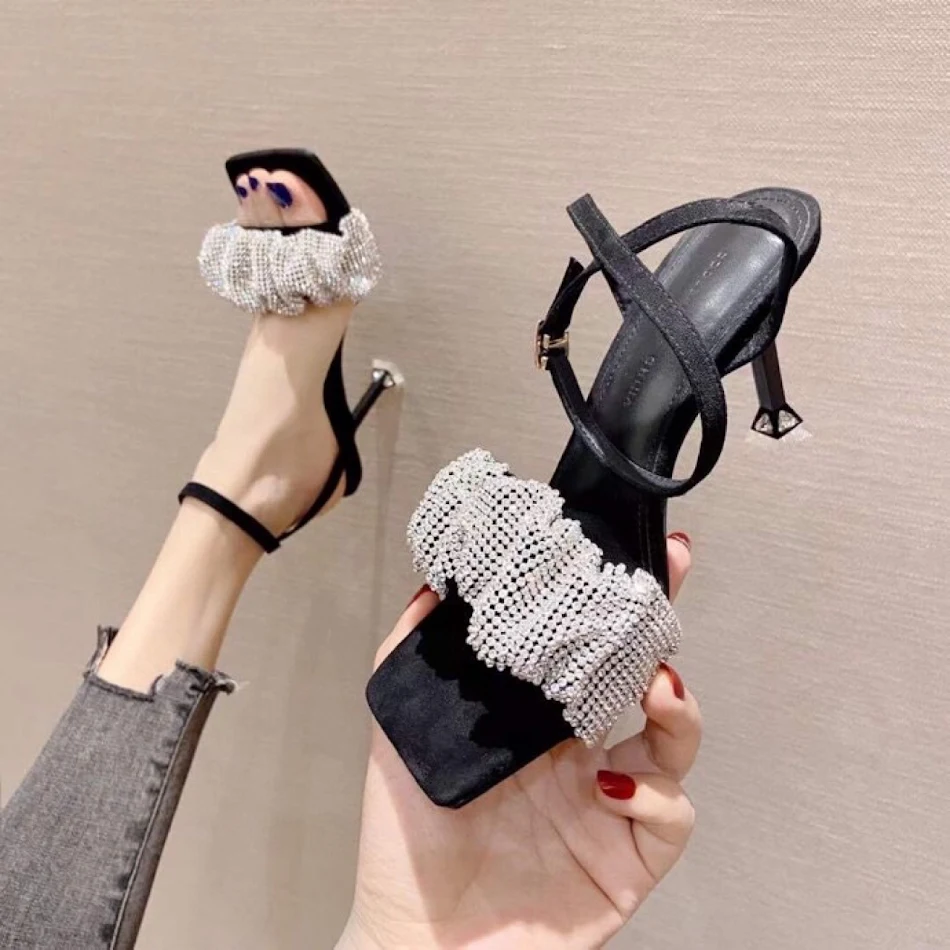 Vierkante teen sandalen met stiletto hakken