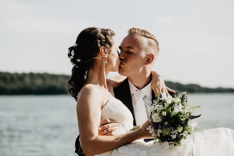 Fotografo di matrimoni Melina Waliczek (melinaphoto). Foto del 1 maggio 2019