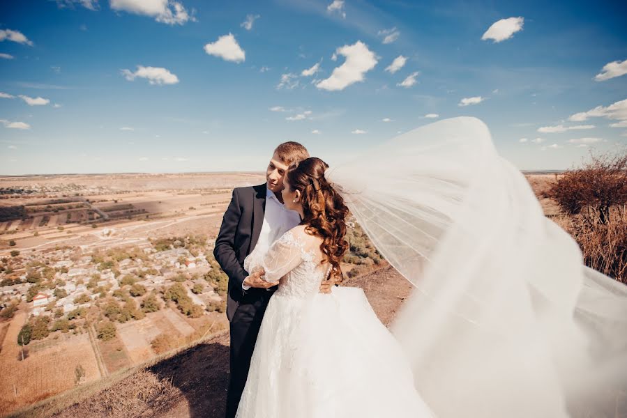 Wedding photographer Artem Apparatov (apparatov). Photo of 27 October 2019