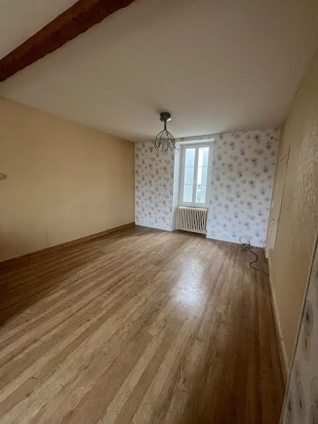 Location  maison 3 pièces 80.82 m² à Angouleme (16000), 650 €