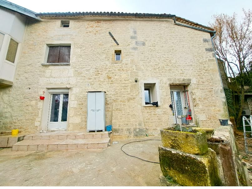 Vente maison 5 pièces 128 m² à Angouleme (16000), 199 000 €