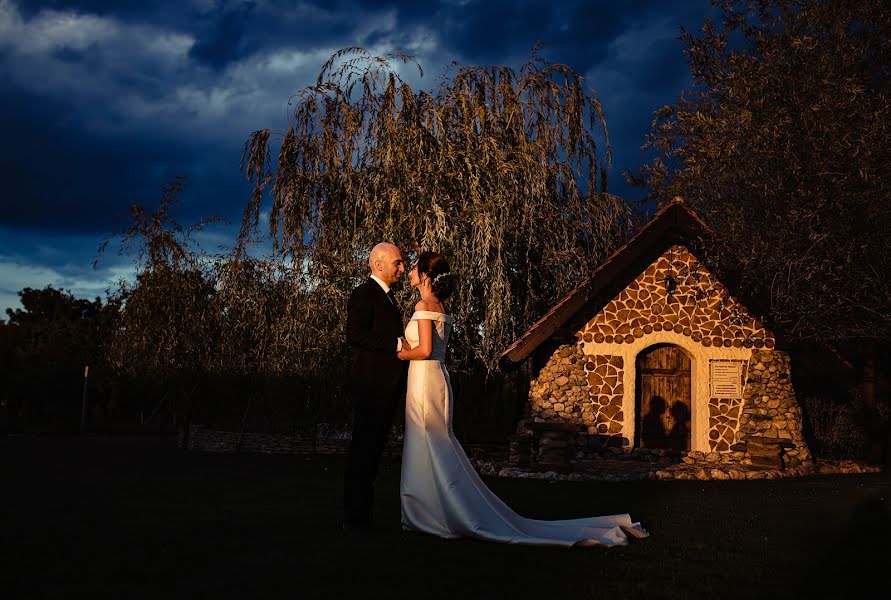 Fotografo di matrimoni Madalin Ciortea (dreamartevents). Foto del 21 ottobre 2019