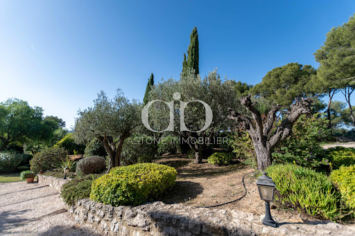 Property with pool 4