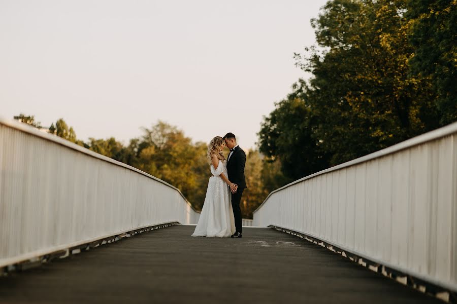 Fotógrafo de casamento Craciun Rares (rarescraciun). Foto de 1 de novembro 2023